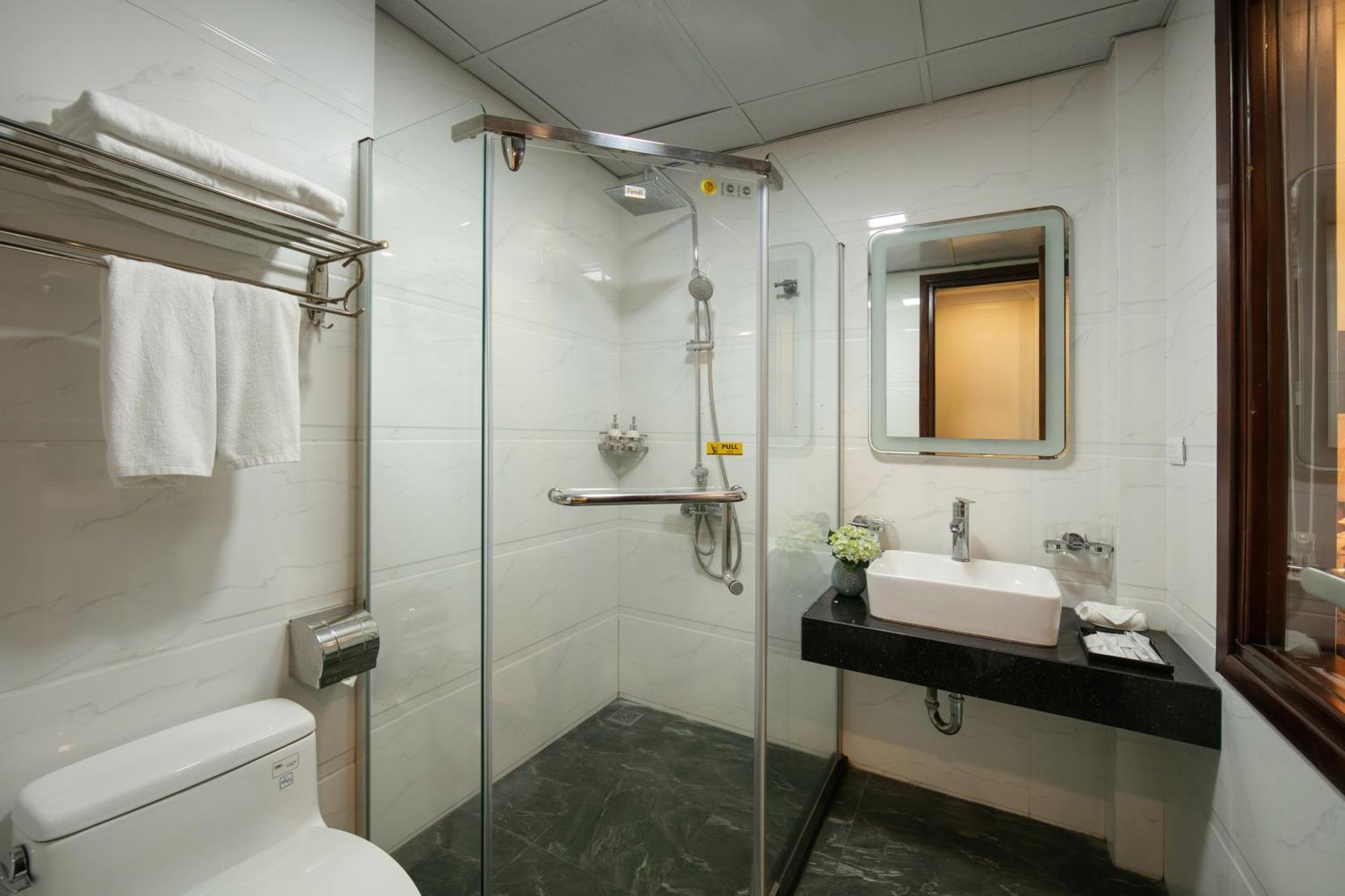 The West Hotel & Spa Hanoi Esterno foto