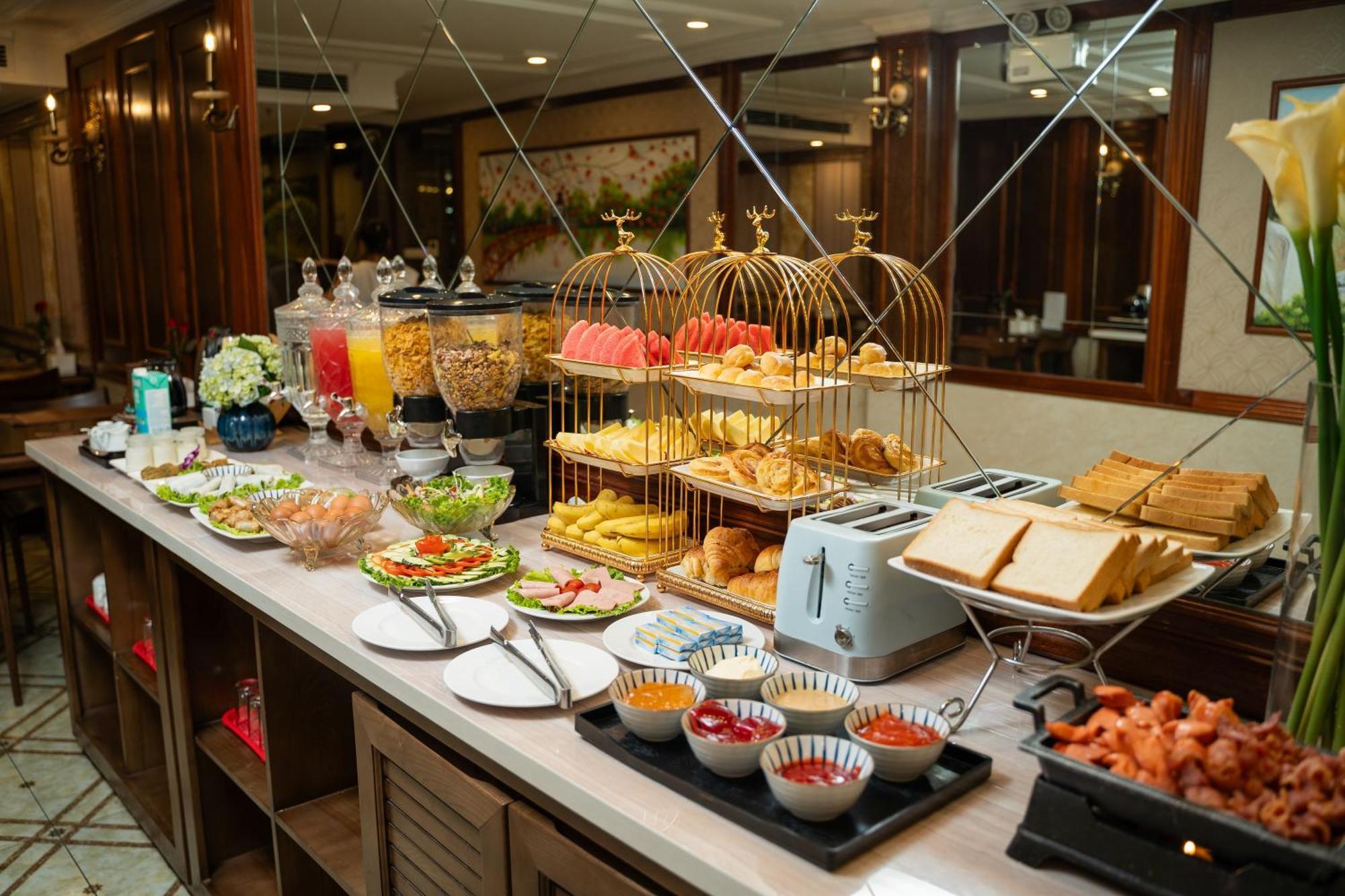 The West Hotel & Spa Hanoi Esterno foto